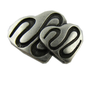 Zierniete, Verzierung GA.618.av Herz zum Nieten. Passend zu Armbänder, Schlüsselbänder, Taschen, Hosengürtel. usw lieferbar in altsilber Masse: Höhe ca. 15 mm Breite ca.17 mm